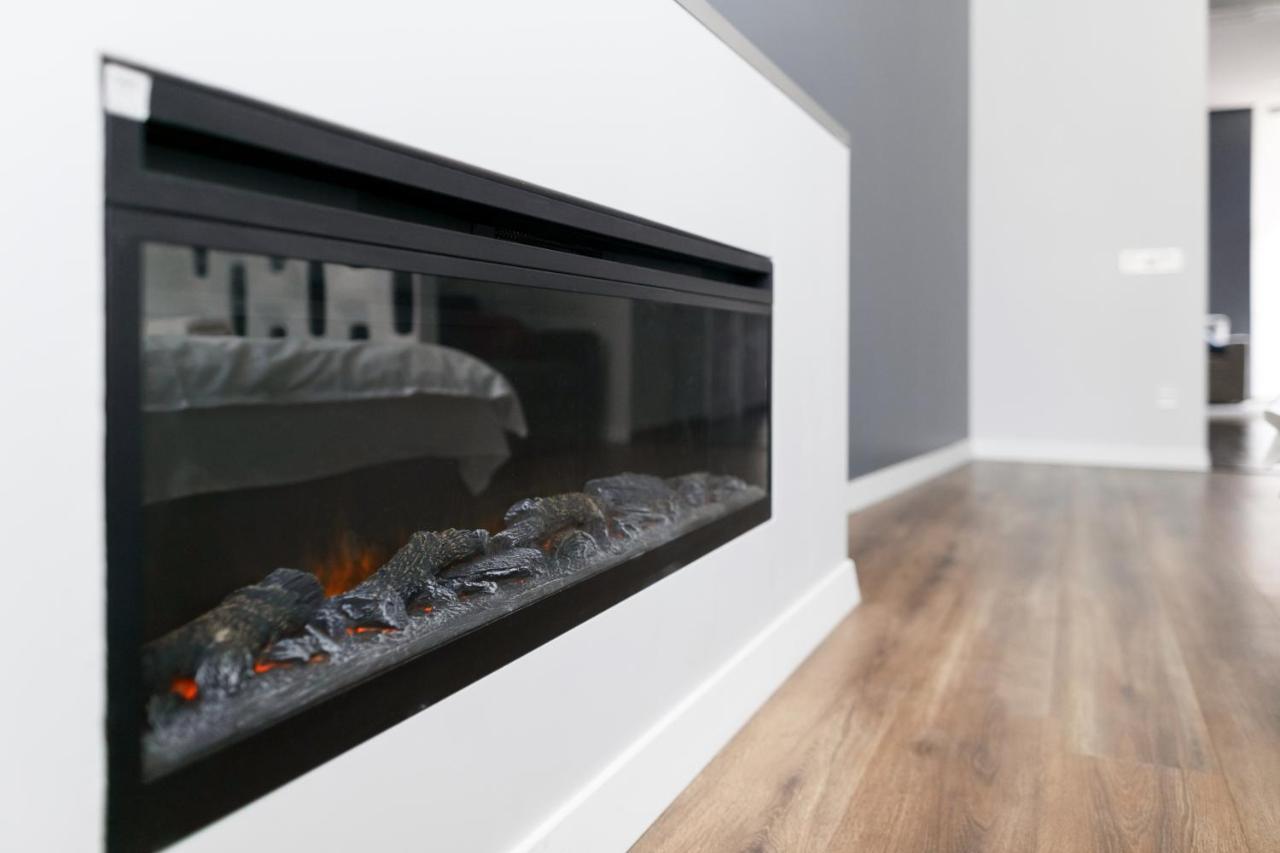 Exciting Apartment Lviv Fireplace Exterior photo